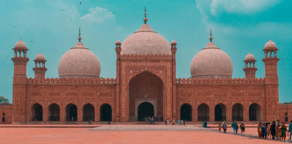 Badshahi mosque domes